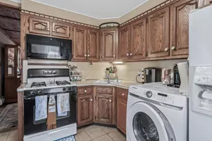 140 Jerusalem Ave, Levittown, NY 11756 - Photo 9