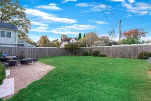 140 Jerusalem Ave, Levittown, NY 11756 - Photo 17