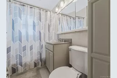 140 Jerusalem Avenue, Levittown, NY 11756 - Photo 11