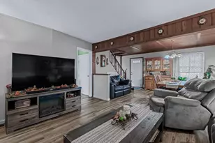 140 Jerusalem Ave, Levittown, NY 11756 - Photo 7