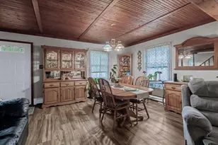 140 Jerusalem Ave, Levittown, NY 11756 - Photo 5