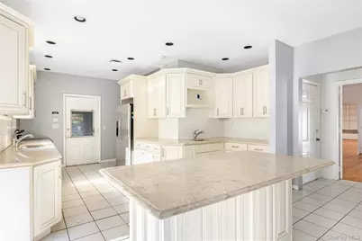 5 Bagatelle Road, Dix Hills, NY 11746 - Photo 11