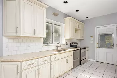 5 Bagatelle Road, Dix Hills, NY 11746 - Photo 9