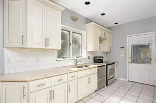 5 Bagatelle Rd, Dix Hills, NY 11746 - Photo 9