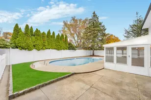 331 Gillette St, Dix Hills, NY 11746 - Photo 27