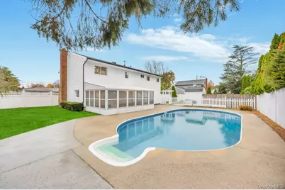 331 Gillette Street, Dix Hills, NY 11746 - Photo 29