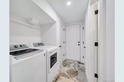 331 Gillette Street, Dix Hills, NY 11746 - Photo 23