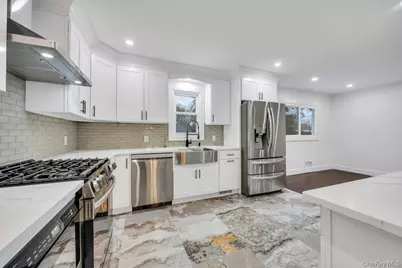 331 Gillette Street, Dix Hills, NY 11746 - Photo 11