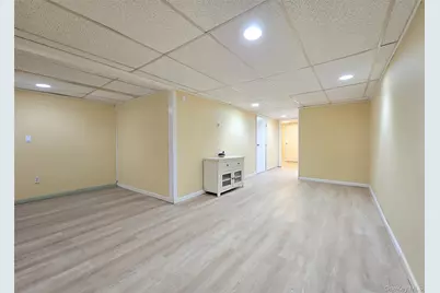 39 Anna Street, Bay Shore, NY 11706 - Photo 15