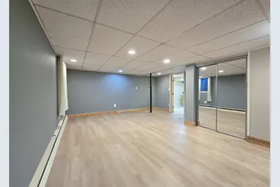 39 Anna Street, Bay Shore, NY 11706 - Photo 19