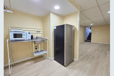 39 Anna Street, Bay Shore, NY 11706 - Photo 17