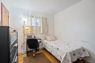 20 Laurie Rd, Brentwood, NY 11717 - Photo 17