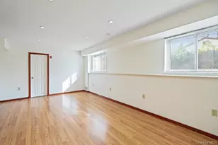 20 Laurie Rd, Brentwood, NY 11717 - Photo 21