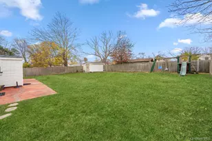 20 Laurie Rd, Brentwood, NY 11717 - Photo 25