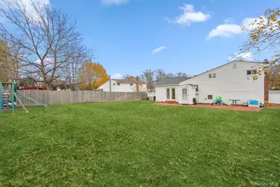 20 Laurie Road, Brentwood, NY 11717 - Photo 27