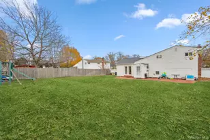 20 Laurie Rd, Brentwood, NY 11717 - Photo 27