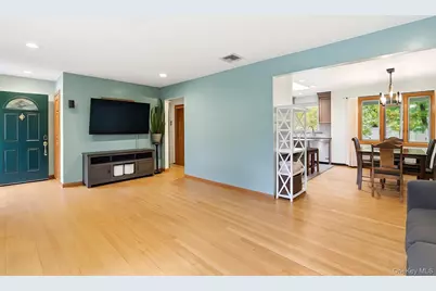 34 Weston Street, Huntington Station, NY 11746 - Photo 3