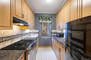 4445 Post Rd, Bronx, NY 10471 - Photo 9