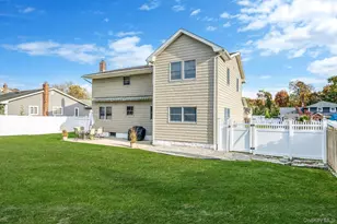 106 Fifty Acre Rd S, Smithtown, NY 11787 - Photo 29