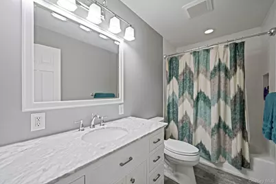 106 Fifty Acre Road S, Smithtown, NY 11787 - Photo 15