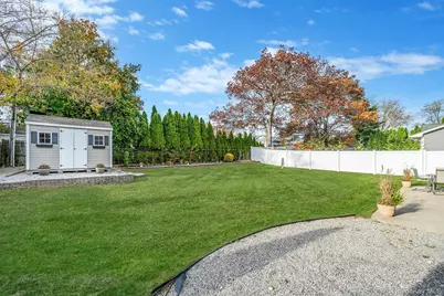 106 Fifty Acre Road S, Smithtown, NY 11787 - Photo 33