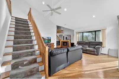 200 California Road #9, Bronxville, NY 10708 - Photo 15