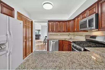 200 California Road #9, Bronxville, NY 10708 - Photo 7