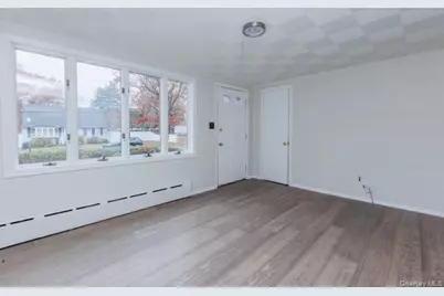 141 Wendy Drive, Holtsville, NY 11742 - Photo 3