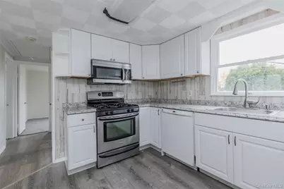 141 Wendy Drive, Holtsville, NY 11742 - Photo 5