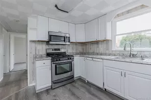 141 Wendy Dr, Holtsville, NY 11742 - Photo 5