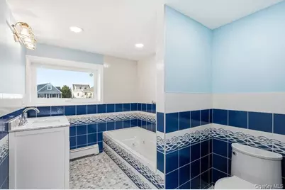 49 S Bay Avenue, Amityville, NY 11701 - Photo 25