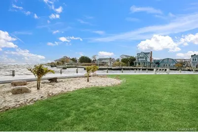 49 S Bay Avenue, Amityville, NY 11701 - Photo 33