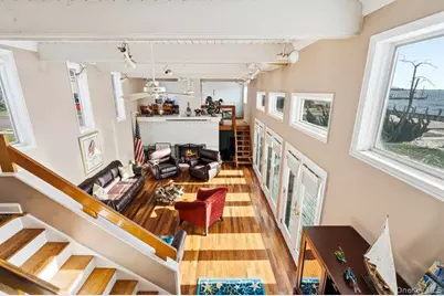 49 S Bay Avenue, Amityville, NY 11701 - Photo 3