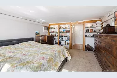 49 S Bay Avenue, Amityville, NY 11701 - Photo 21