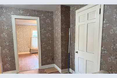 832 Dutchess Turnpike, Poughkeepsie, NY 12603 - Photo 15