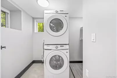 86-14 Francis Lewis Blvd, Holliswood, NY 11427 - Photo 23