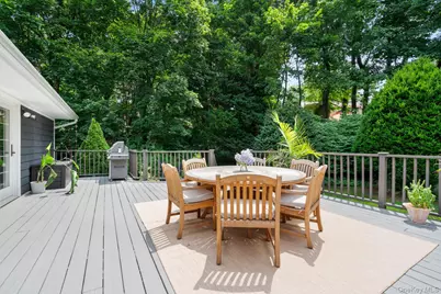 32 Hennessey Drive, Huntington, NY 11743 - Photo 19