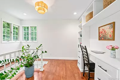 32 Hennessey Drive, Huntington, NY 11743 - Photo 11