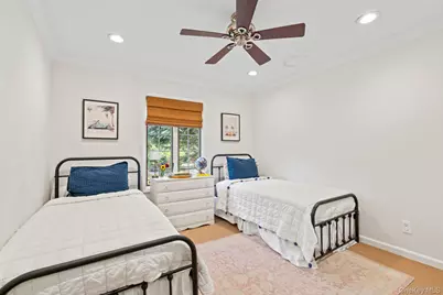 32 Hennessey Drive, Huntington, NY 11743 - Photo 15