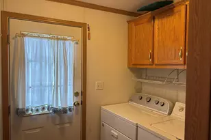 1661 Old Country Rd, Riverhead, NY 11901 - Photo 11