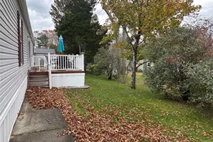 1661 Old Country Rd, Riverhead, NY 11901 - Photo 13