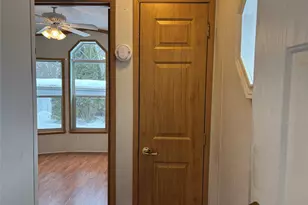 1661 Old Country Rd, Riverhead, NY 11901 - Photo 17