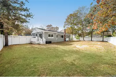 21 Woodridge Road, Hampton Bays, NY 11946 - Photo 15