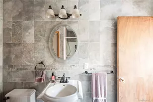 21 Woodridge Rd, Hampton Bays, NY 11946 - Photo 21