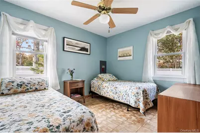 21 Woodridge Road, Hampton Bays, NY 11946 - Photo 11