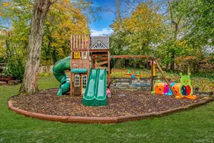 291 Terry Rd, Smithtown, NY 11787 - Photo 29