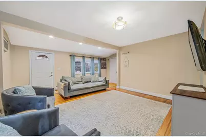 291 Terry Road, Smithtown, NY 11787 - Photo 5