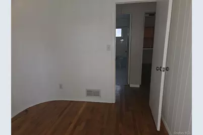 27 Grouse Drive, Brentwood, NY 11717 - Photo 5