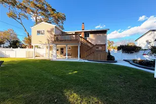 364 W 2nd St, West Islip, NY 11795 - Photo 23