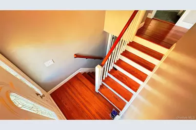 364 W 2nd Street, West Islip, NY 11795 - Photo 15